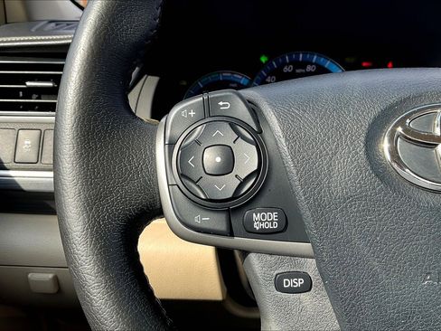 Used 2013 Toyota Camry XLE w/ Convenience Pkg image 12