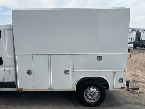 Used 2017 RAM ProMaster 3500 w/ Premium Appearance Group image 9