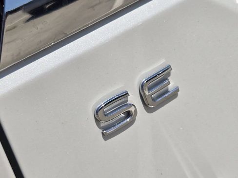 New 2026 Volkswagen Atlas SE FWD image 8