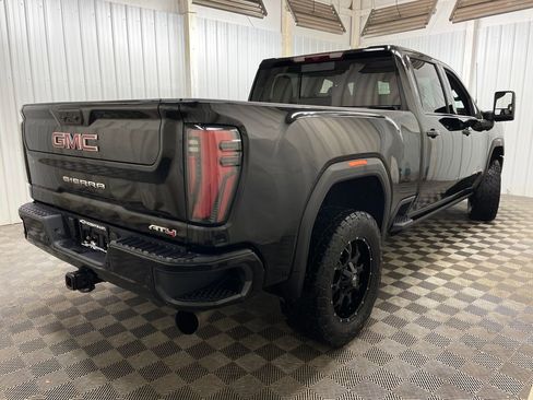 Used 2025 GMC Sierra 2500 AT4 image 24