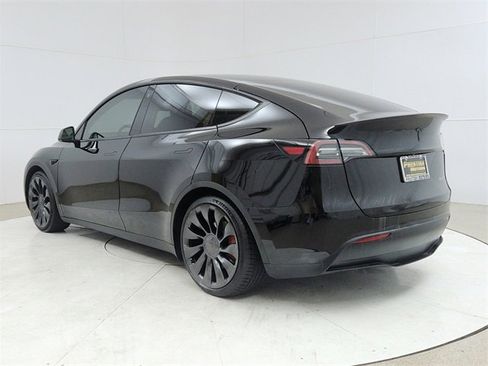 Used 2023 Tesla Model Y Performance image 5