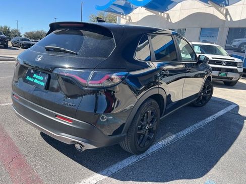 Used 2025 Honda HR-V Sport image 12