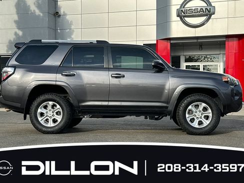 Used 2022 Toyota 4Runner SR5 AWD/4WD image 3
