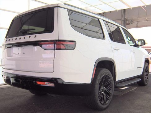 Used 2024 Jeep Wagoneer Series II AWD/4WD image 4