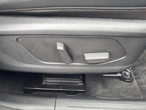 Certified 2025 Kia Sportage SX image 9