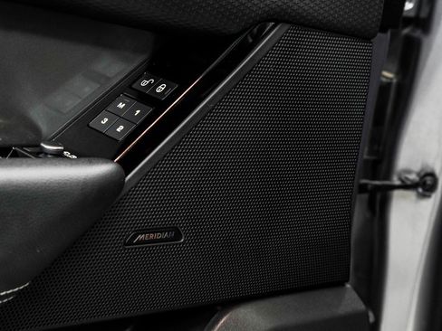 Used 2020 Land Rover Range Rover Velar S image 44