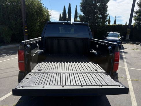 Used 2025 Toyota Tacoma TRD Off-Road image 30