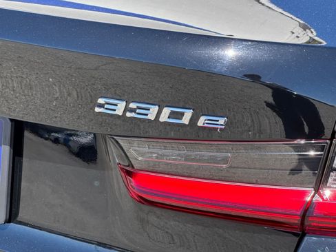 Used 2023 BMW 330e w/ Premium Package RWD image 28