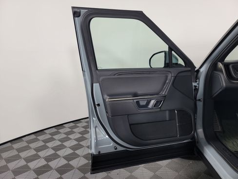 Used 2022 Rivian R1T Adventure image 16