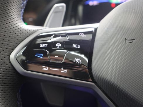 Used 2024 Volkswagen Golf R image 15