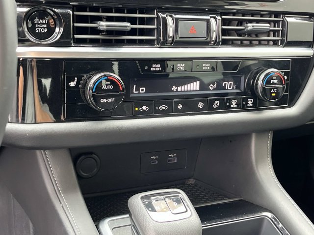 Used 2025 Nissan Pathfinder SV AWD/4WD image 32