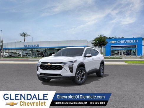 New 2026 Chevrolet Trax LT w/ LT Convenience Package FWD image 8