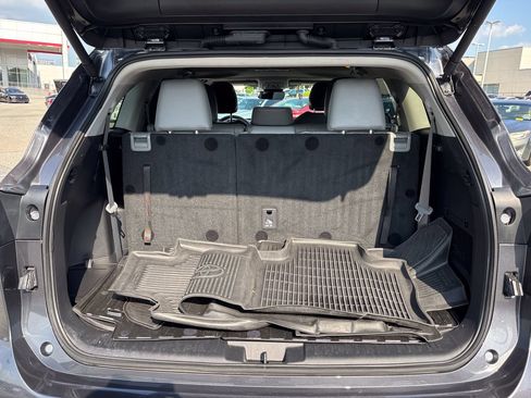 Certified 2024 Toyota Highlander XLE FWD image 48