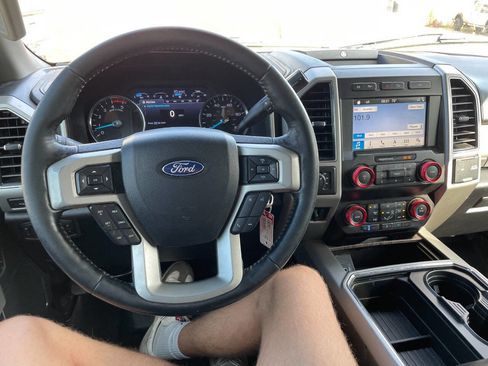 Used 2019 Ford F350 Lariat w/ Chrome Package image 33