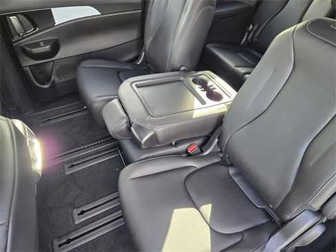 New 2026 Kia Carnival SX image 24