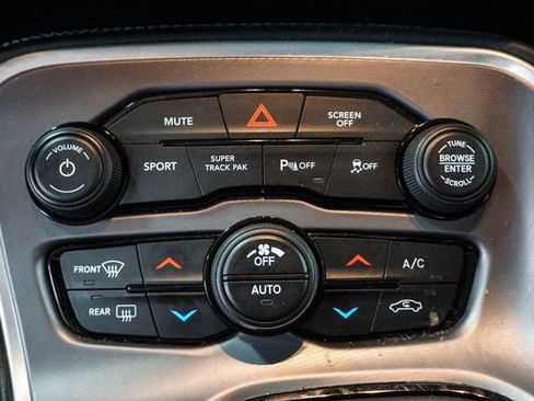 Used 2022 Dodge Challenger R/T image 17