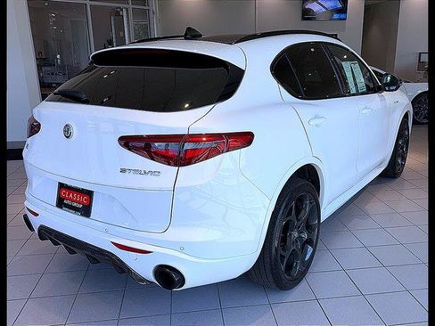 Used 2023 Alfa Romeo Stelvio Veloce AWD/4WD image 9