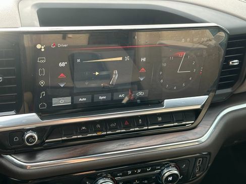 Used 2023 GMC Sierra 1500 SLT image 32