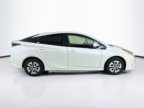Used 2017 Toyota Prius Three w/ Carpet Mat Package FWD image 10