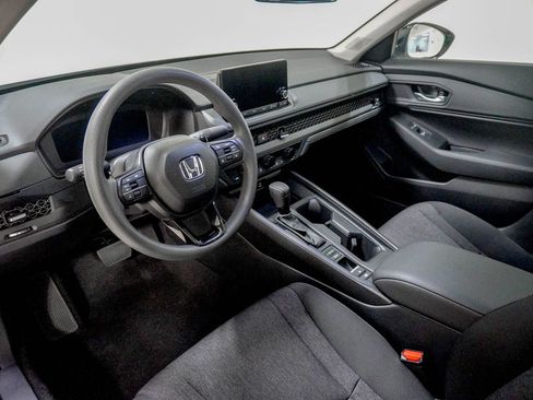 Used 2025 Honda Accord SE image 19