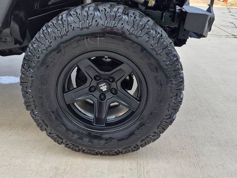 Used 2009 Jeep Wrangler Unlimited Rubicon w/ Trailer Tow Group AWD/4WD image 21