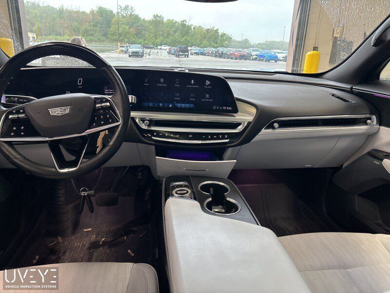 Used 2024 Cadillac Lyriq Luxury w/ LPO, Floor Liner Package AWD/4WD image 14