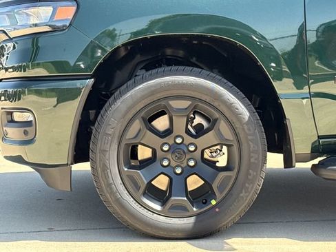 New 2026 RAM 1500 Express AWD/4WD image 6