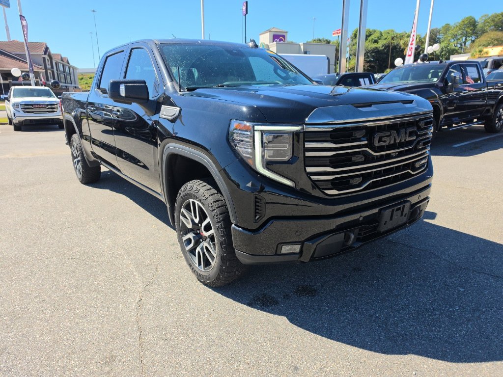 Used 2023 GMC Sierra 1500 AT4 w/ AT4 Premium Package AWD/4WD image 1