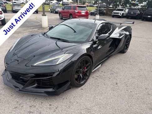 Used 2025 Chevrolet Corvette Z06 RWD image 7