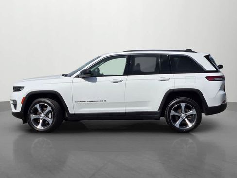Used 2023 Jeep Grand Cherokee Limited AWD/4WD image 3