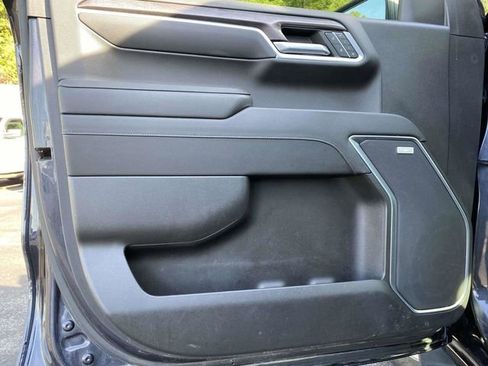 Used 2022 Chevrolet Silverado 1500 LTZ w/ Z71 Off-Road Package image 18