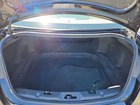 Used 2018 Ford Taurus SE FWD image 29