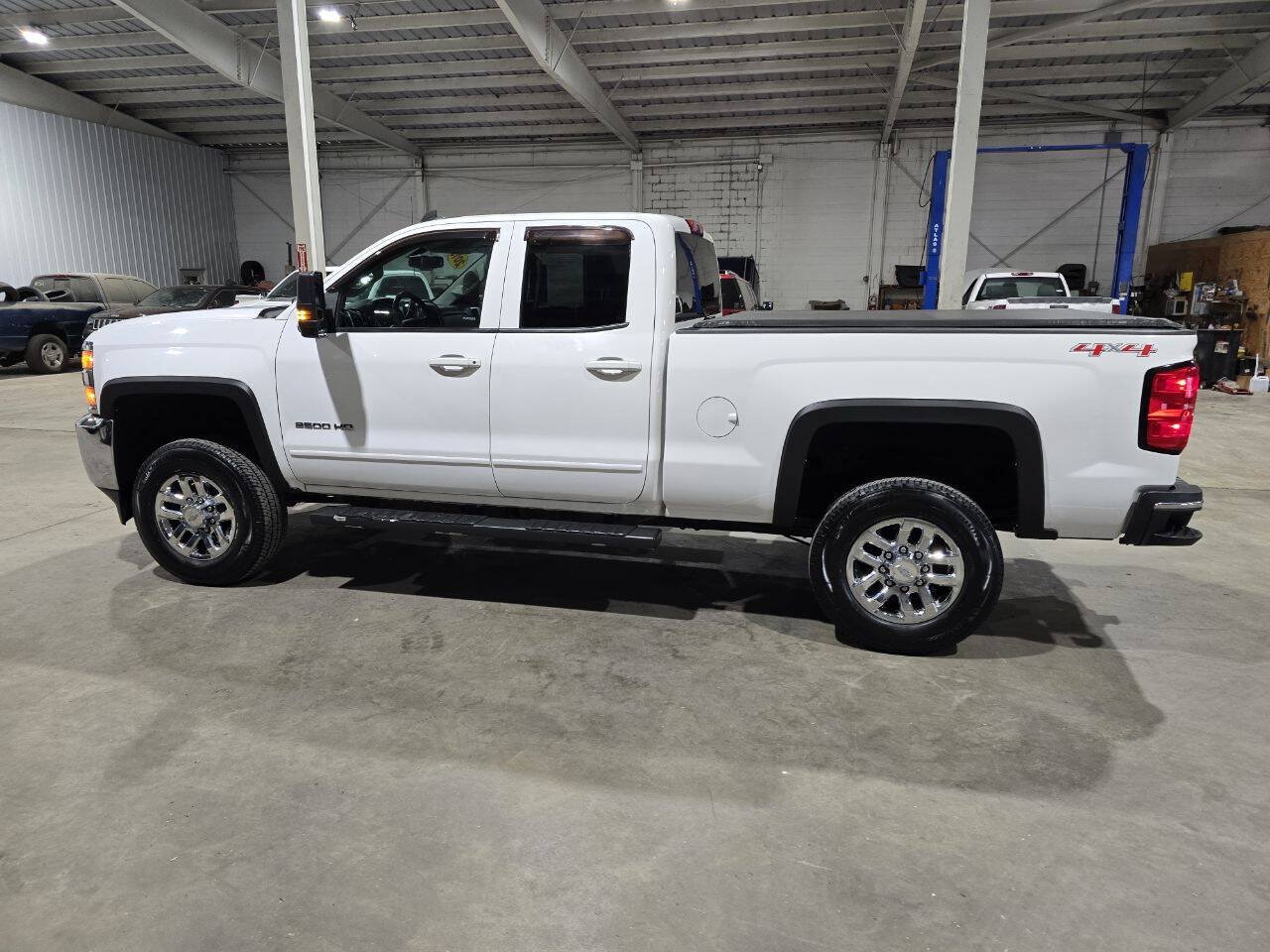 Used 2015 Chevrolet Silverado 2500 LT w/ LT Convenience Package AWD/4WD image 6