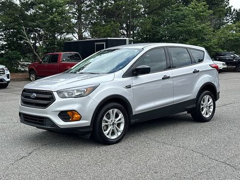 Certified 2019 Ford Escape S FWD image 3