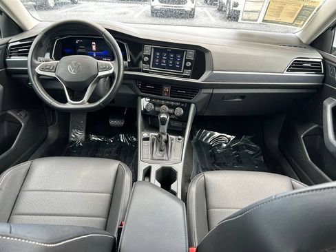 Used 2023 Volkswagen Jetta SE w/ Black Wheel Package FWD image 10