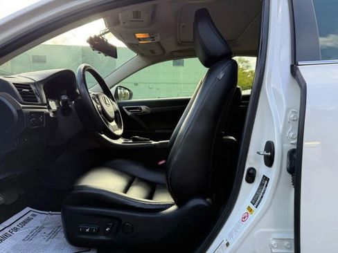 Used 2014 Lexus CT 200h image 11