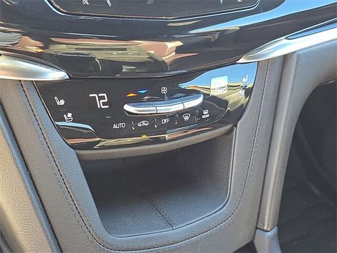 Used 2023 Cadillac XT6 Premium Luxury image 29