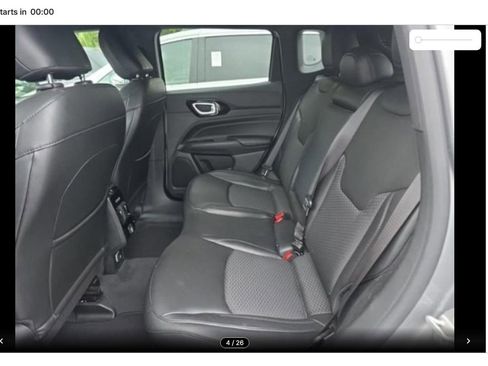 Used 2022 Jeep Compass Latitude FWD image 4