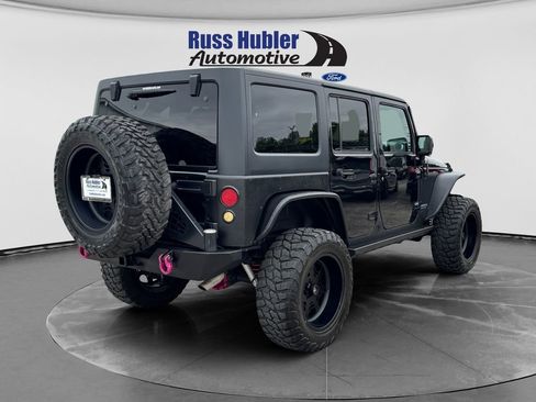 Used 2017 Jeep Wrangler Unlimited Rubicon w/ Connectivity Group AWD/4WD image 7