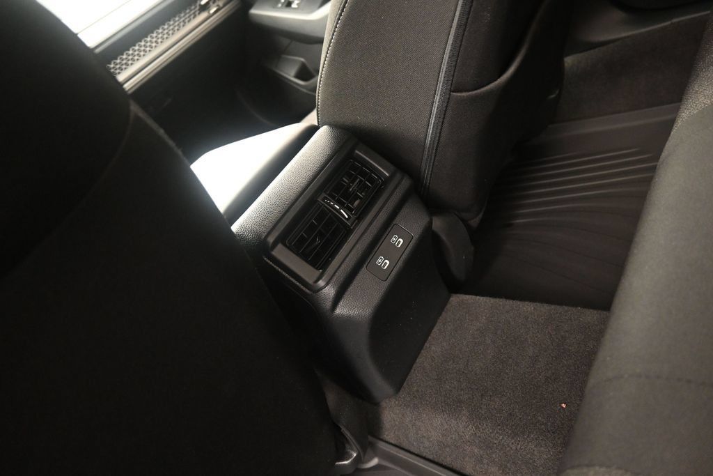 Used 2025 Honda Accord SE image 19