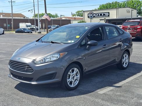 Used 2016 Ford Fiesta SE FWD image 3