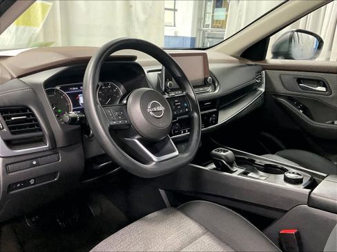 Used 2023 Nissan Rogue SV image 8