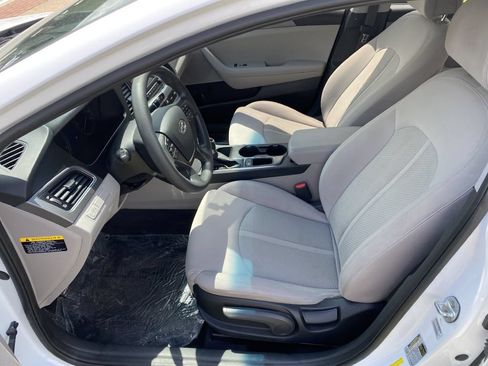 Used 2017 Hyundai Sonata SE FWD image 9