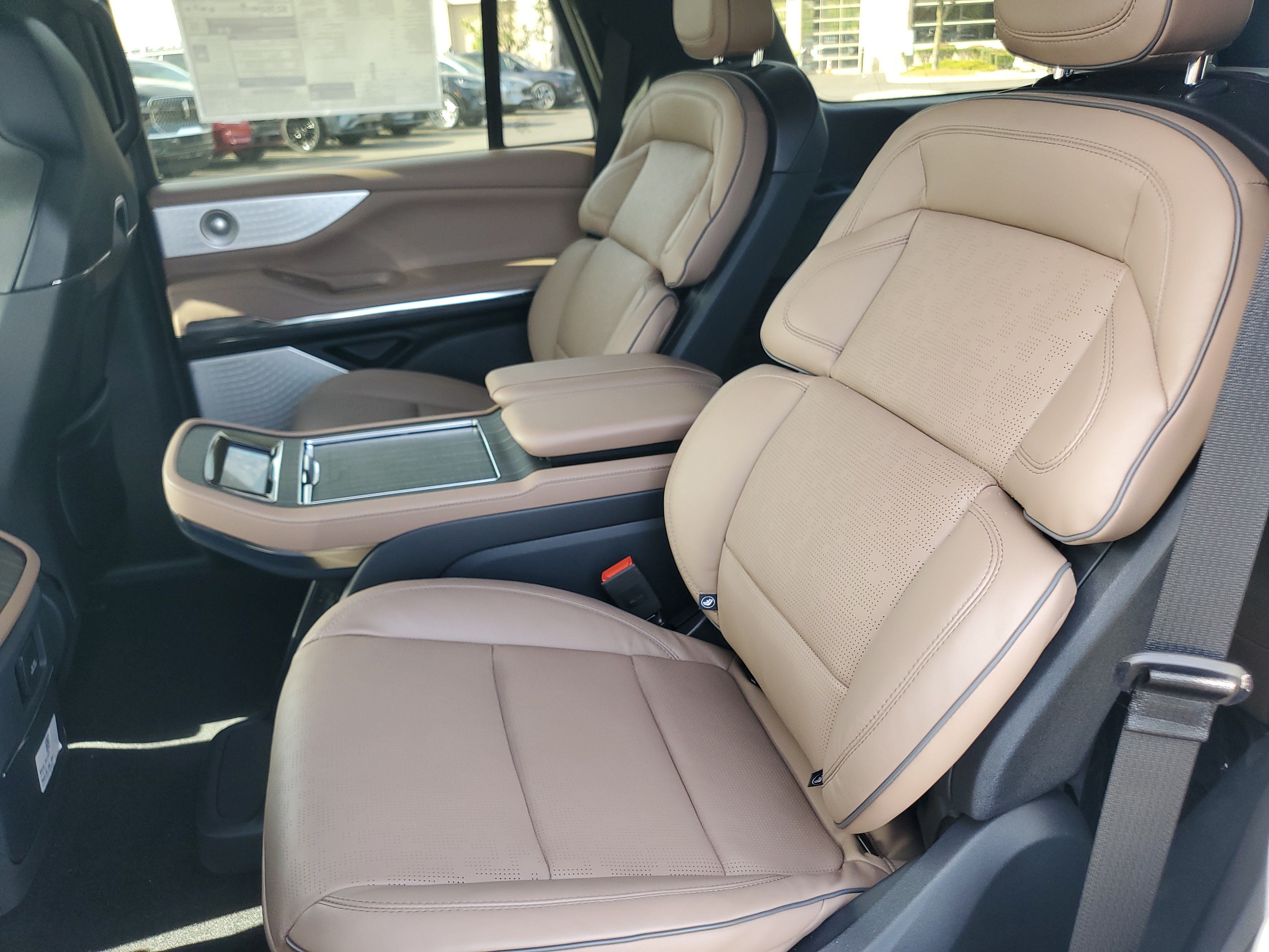 New 2027 Lincoln Navigator Black Label AWD/4WD image 31