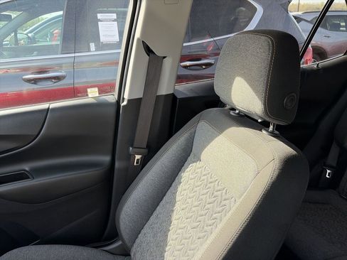 Used 2023 Chevrolet Equinox LT image 22
