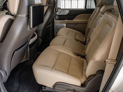 Used 2023 Lincoln Navigator L Reserve AWD/4WD image 36