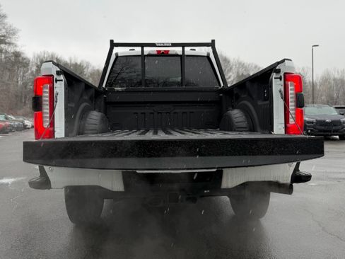 Used 2024 Ford F250 XLT w/ Black Appearance Package image 6