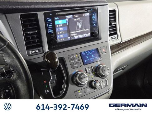 Used 2016 Toyota Sienna XLE Premium image 25