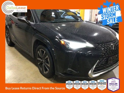 Used 2022 Lexus UX 200 image 1
