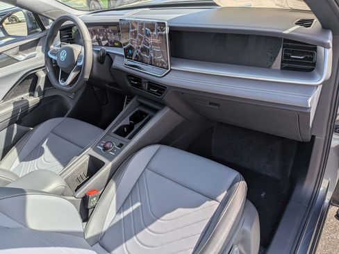 New 2026 Volkswagen Tiguan SE R-Line AWD/4WD image 36